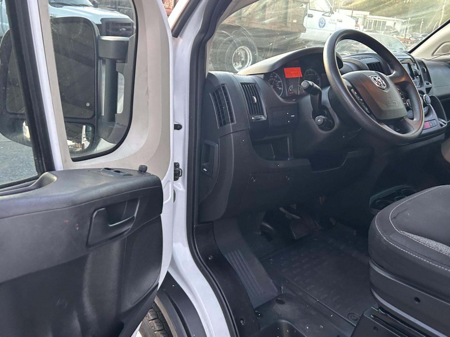 2021 RAM Promaster 2500 High Roof 159-in. WB (3C6LRVDG3ME) with an 3.6L V6 engine, 6A transmission, located at 1687 Business 35 S, New Braunfels, TX, 78130, (830) 625-7159, 29.655487, -98.051491 - Photo#6