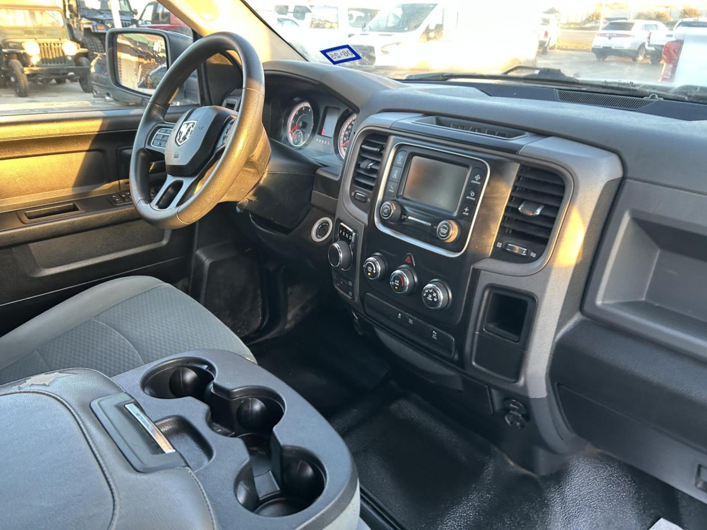 2019 White RAM 1500 Tradesman Crew Cab LWB 4WD (1C6RR7ST0KS) with an 5.7L V8 OHV 16V engine, 8A transmission, located at 1687 Business 35 S, New Braunfels, TX, 78130, (830) 625-7159, 29.655487, -98.051491 - Photo#4