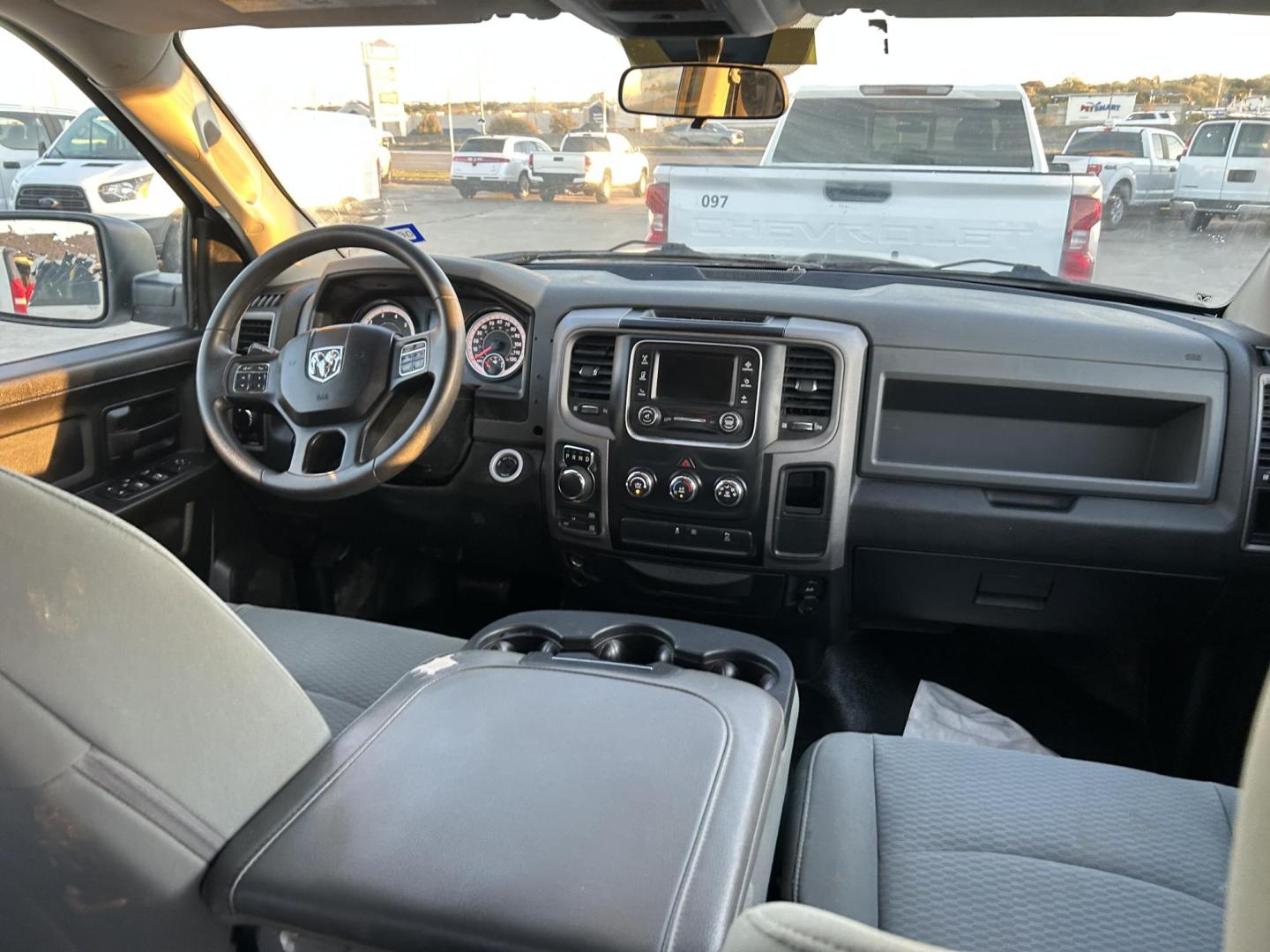 2019 White RAM 1500 Tradesman Crew Cab LWB 4WD (1C6RR7ST0KS) with an 5.7L V8 OHV 16V engine, 8A transmission, located at 1687 Business 35 S, New Braunfels, TX, 78130, (830) 625-7159, 29.655487, -98.051491 - Photo#5