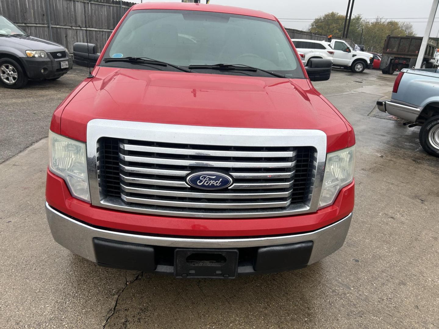 2010 Red Ford F-150 Lariat SuperCrew 5.5-ft. Bed 2WD (1FTEW1C81AF) with an 4.6L V8 SOHC 24V engine, 4-Speed Automatic transmission, located at 1687 Business 35 S, New Braunfels, TX, 78130, (830) 625-7159, 29.655487, -98.051491 - Photo#5