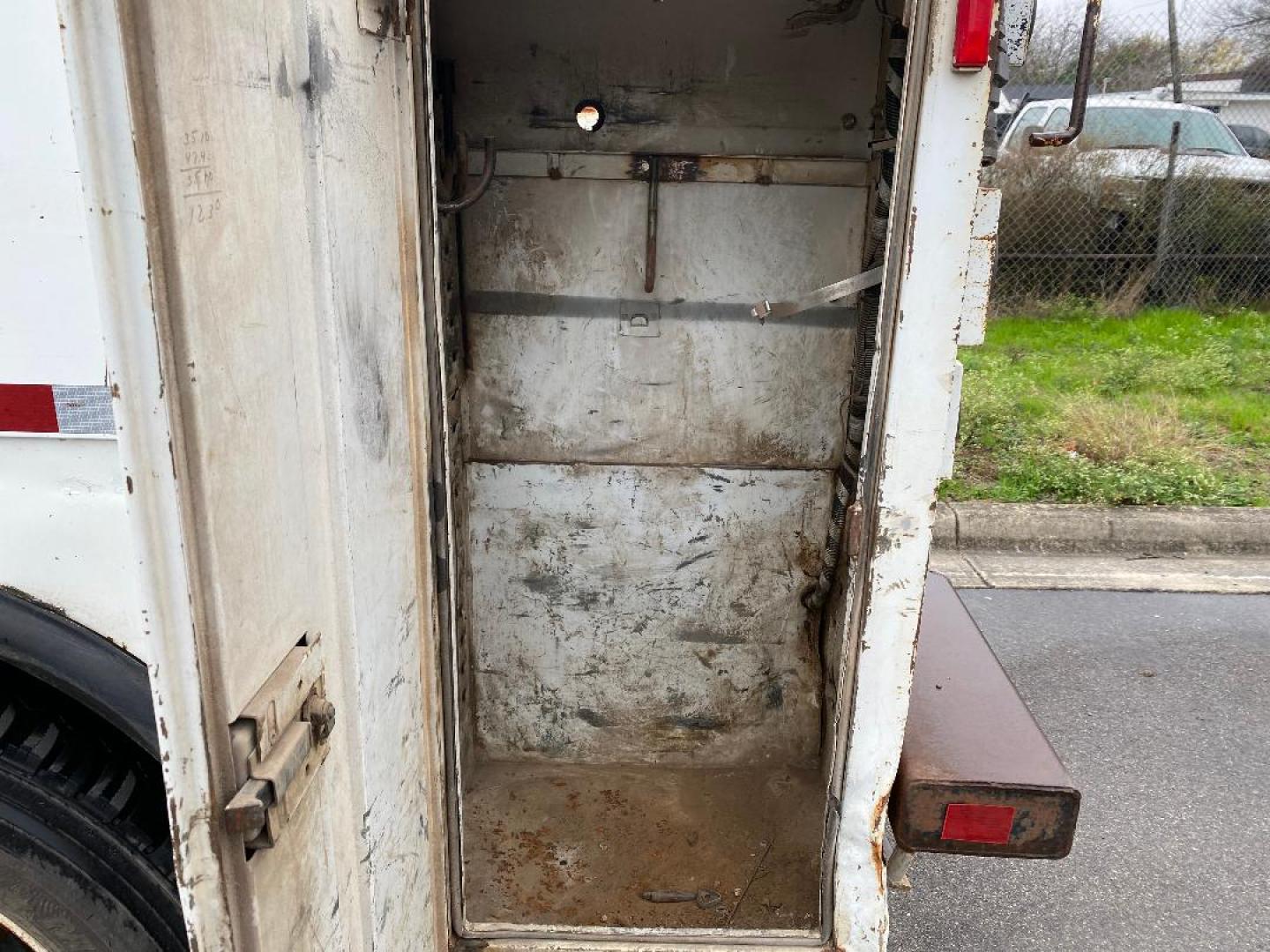 2002 White /Gray Freightliner FL70 - (1FVABTAK82H) with an 7.2L L6 DIESEL engine, located at 1687 Business 35 S, New Braunfels, TX, 78130, (830) 625-7159, 29.655487, -98.051491 - Photo#17