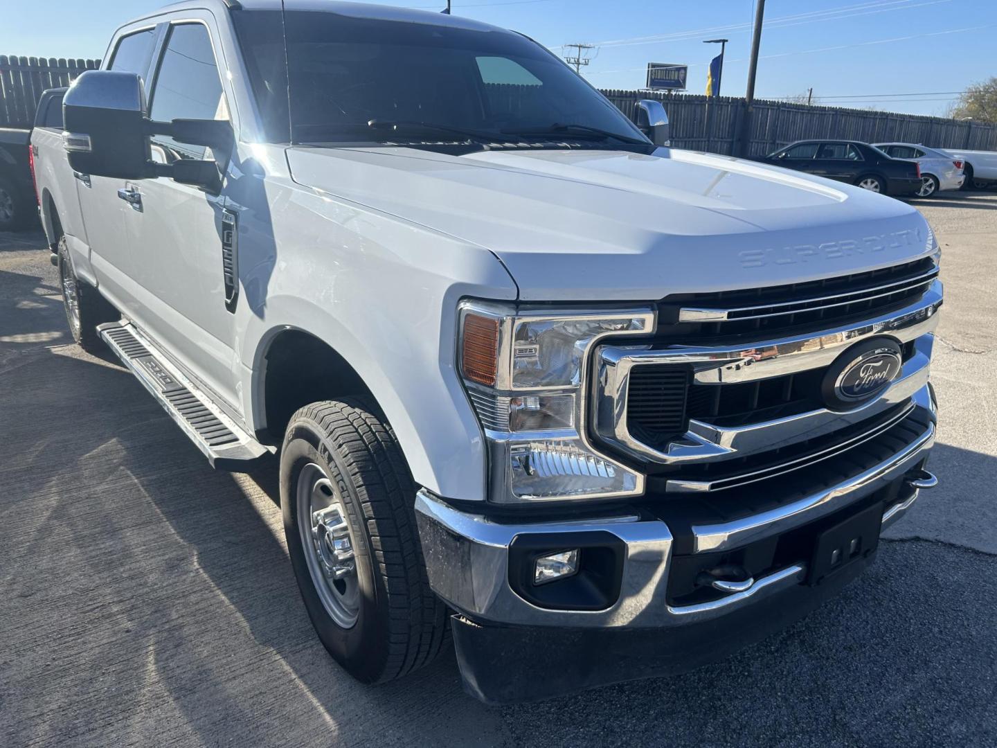 2022 White Ford F-250 SD XL Crew Cab 4WD (1FT7W2BN9NE) with an 7.3L V8 OHV 16V engine, 6A transmission, located at 1687 Business 35 S, New Braunfels, TX, 78130, (830) 625-7159, 29.655487, -98.051491 - Photo#1