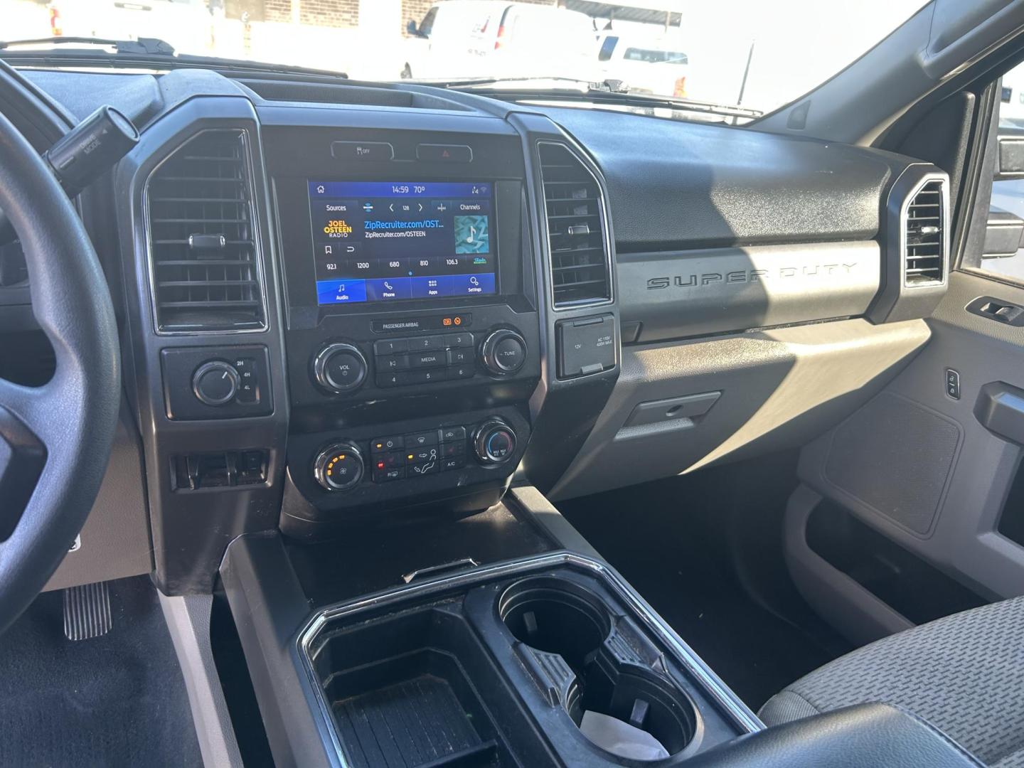 2022 White Ford F-250 SD XL Crew Cab 4WD (1FT7W2BN9NE) with an 7.3L V8 OHV 16V engine, 6A transmission, located at 1687 Business 35 S, New Braunfels, TX, 78130, (830) 625-7159, 29.655487, -98.051491 - Photo#12