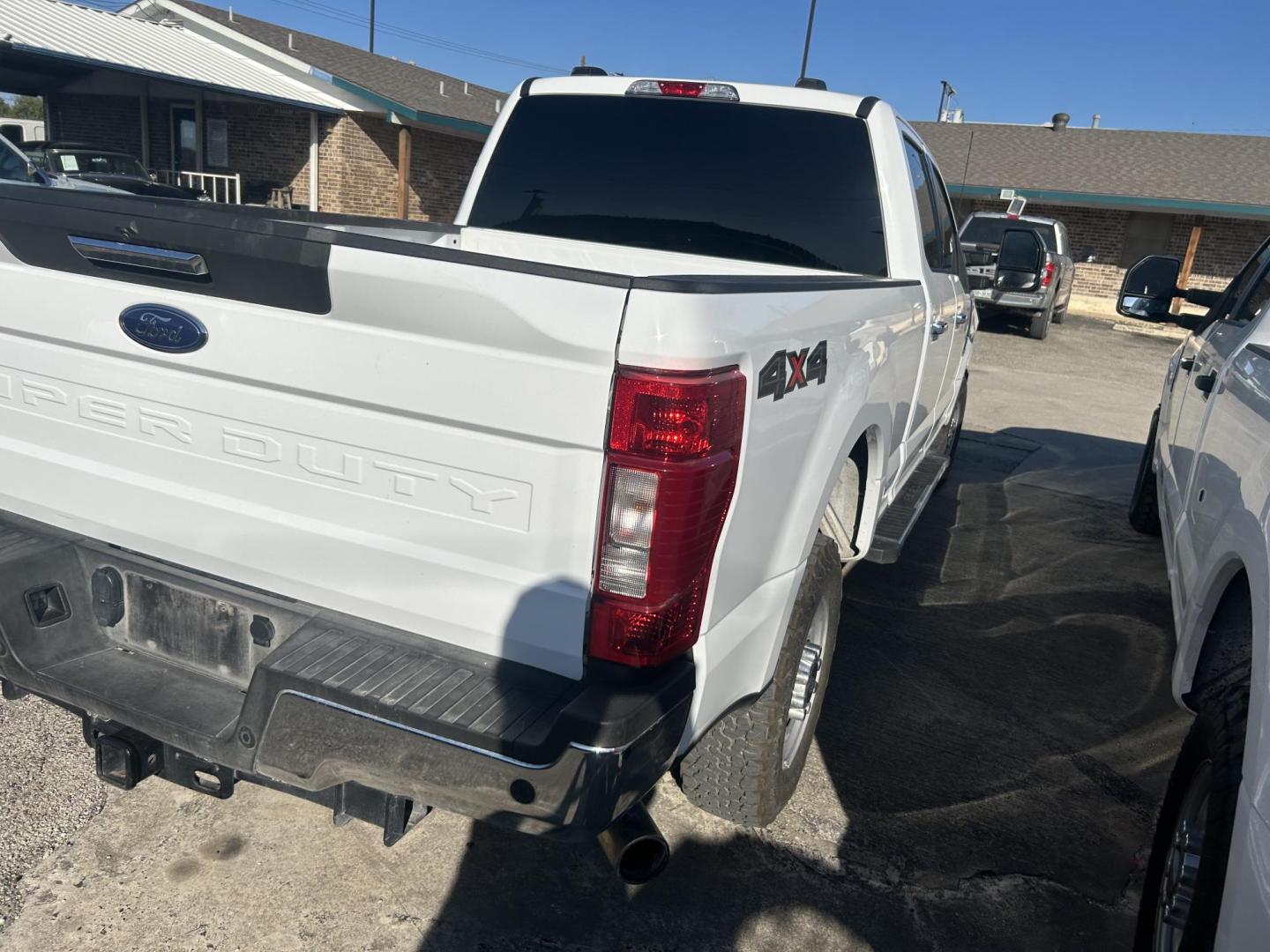 2022 White Ford F-250 SD XL Crew Cab 4WD (1FT7W2BN9NE) with an 7.3L V8 OHV 16V engine, 6A transmission, located at 1687 Business 35 S, New Braunfels, TX, 78130, (830) 625-7159, 29.655487, -98.051491 - Photo#5