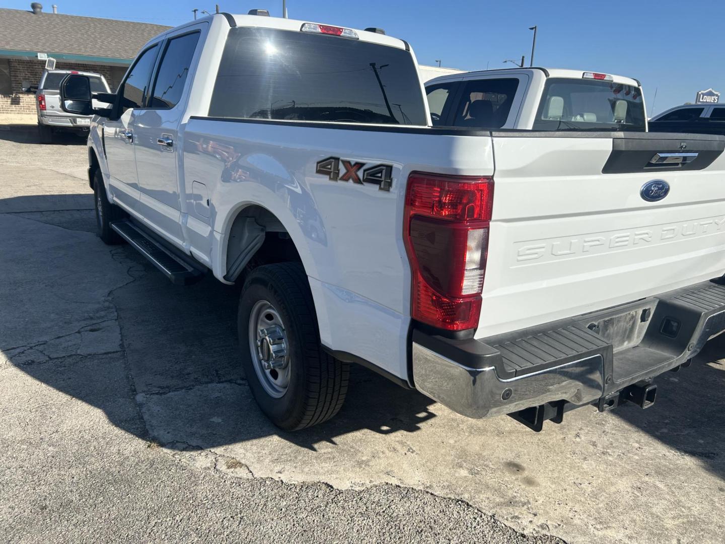 2022 White Ford F-250 SD XL Crew Cab 4WD (1FT7W2BN9NE) with an 7.3L V8 OHV 16V engine, 6A transmission, located at 1687 Business 35 S, New Braunfels, TX, 78130, (830) 625-7159, 29.655487, -98.051491 - Photo#8