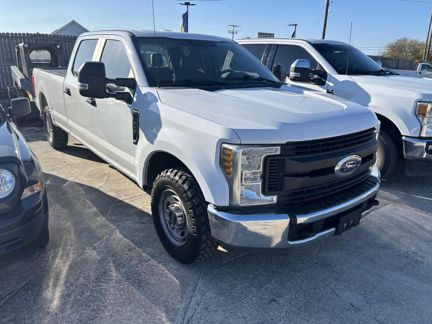 2019 White Ford F-250 SD XL Crew Cab Long Bed 2WD (1FT7W2A62KE) with an 6.2L V8 OHV 16V engine, 6A transmission, located at 1687 Business 35 S, New Braunfels, TX, 78130, (830) 625-7159, 29.655487, -98.051491 - Photo#1