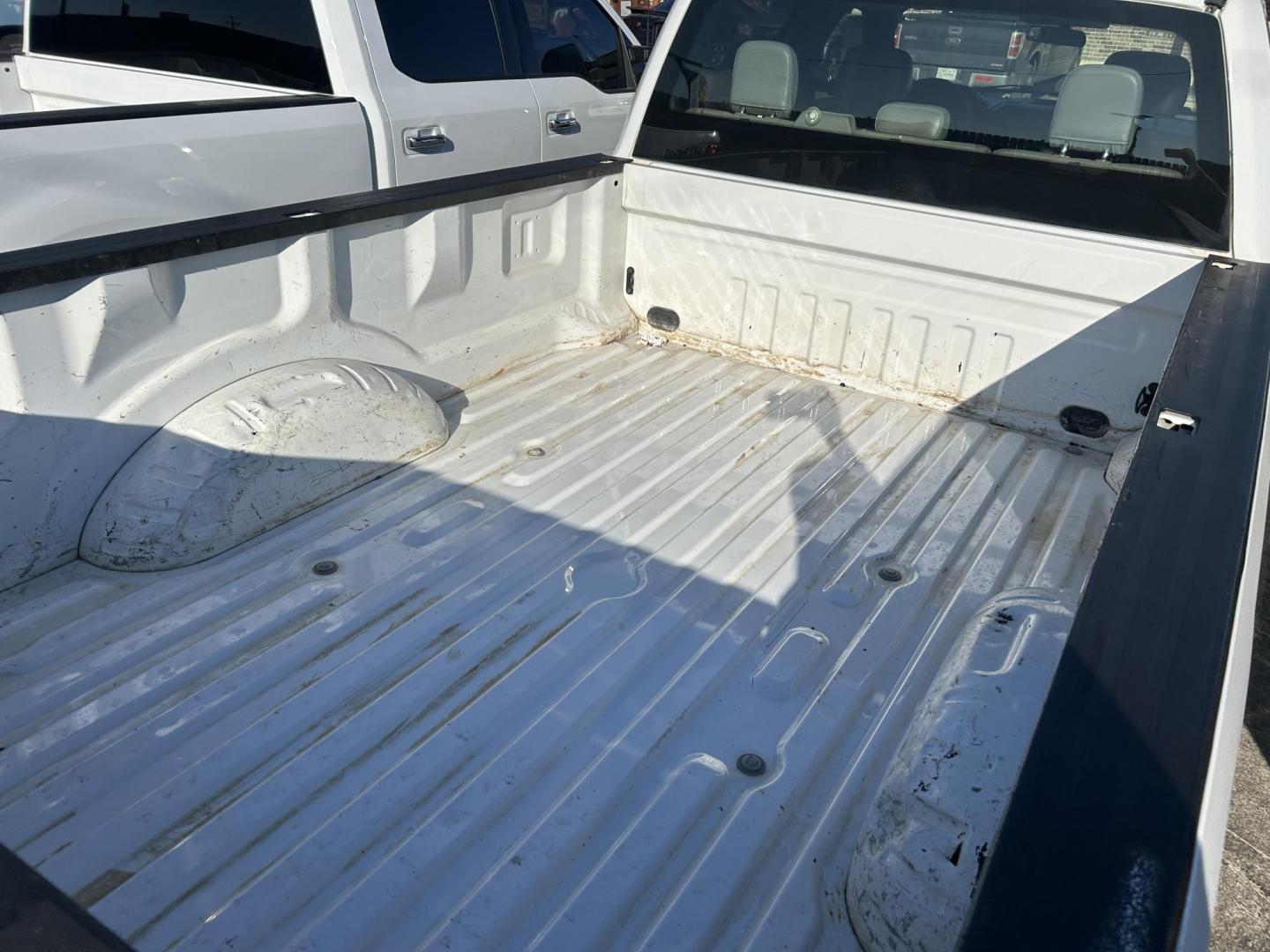 2019 White Ford F-250 SD XL Crew Cab Long Bed 2WD (1FT7W2A62KE) with an 6.2L V8 OHV 16V engine, 6A transmission, located at 1687 Business 35 S, New Braunfels, TX, 78130, (830) 625-7159, 29.655487, -98.051491 - Photo#6