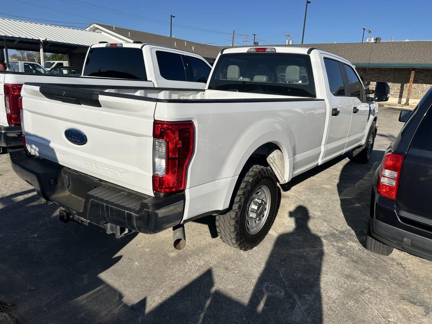 2019 White Ford F-250 SD XL Crew Cab Long Bed 2WD (1FT7W2A62KE) with an 6.2L V8 OHV 16V engine, 6A transmission, located at 1687 Business 35 S, New Braunfels, TX, 78130, (830) 625-7159, 29.655487, -98.051491 - Photo#7