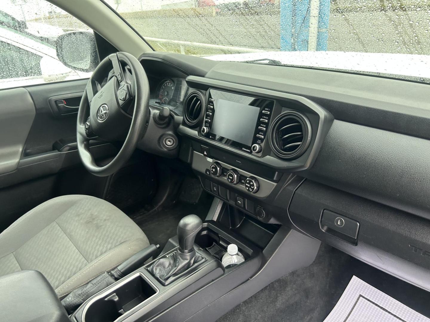 2021 White Toyota Tacoma SR5 Access Cab I4 6AT 2WD (3TYRX5GN6MT) with an 2.7L L4 DOHC 16V engine, 6A transmission, located at 1687 Business 35 S, New Braunfels, TX, 78130, (830) 625-7159, 29.655487, -98.051491 - Photo#3