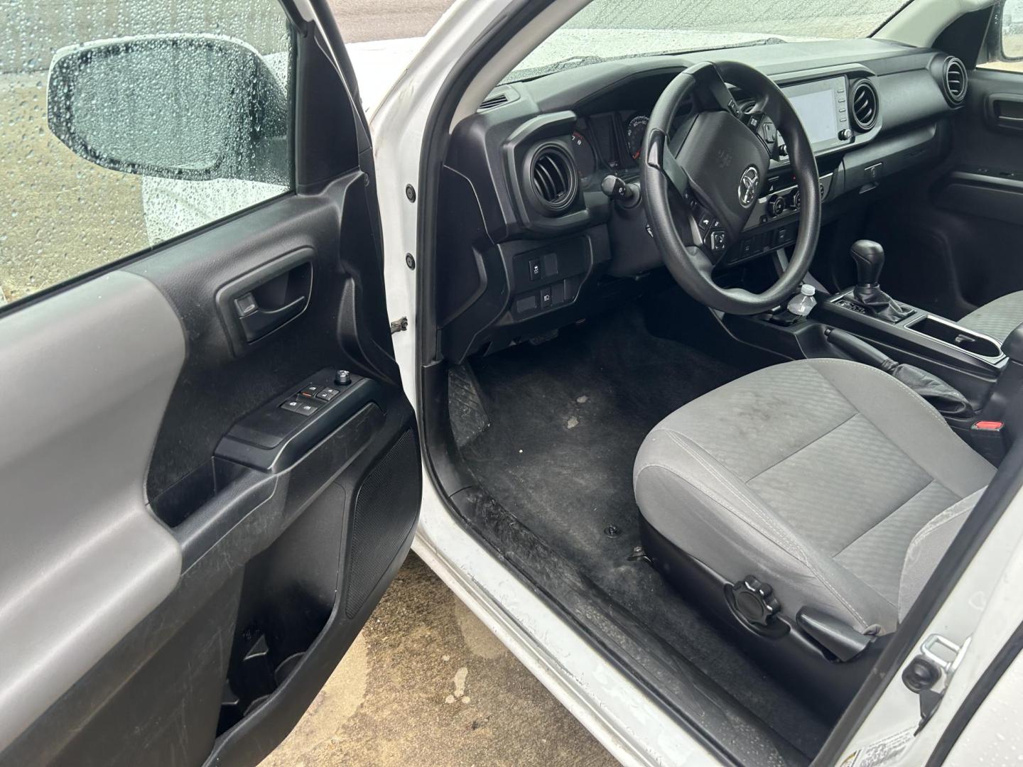 2021 White Toyota Tacoma SR5 Access Cab I4 6AT 2WD (3TYRX5GN6MT) with an 2.7L L4 DOHC 16V engine, 6A transmission, located at 1687 Business 35 S, New Braunfels, TX, 78130, (830) 625-7159, 29.655487, -98.051491 - Photo#6