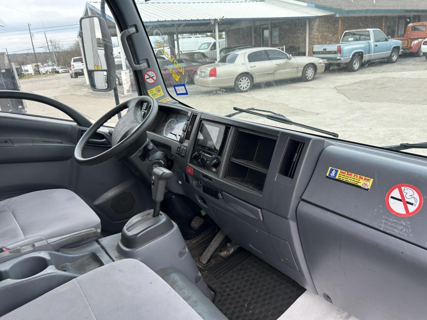 2018 White Isuzu NPR - (JALB4W173J7) , located at 1687 Business 35 S, New Braunfels, TX, 78130, (830) 625-7159, 29.655487, -98.051491 - Photo#7