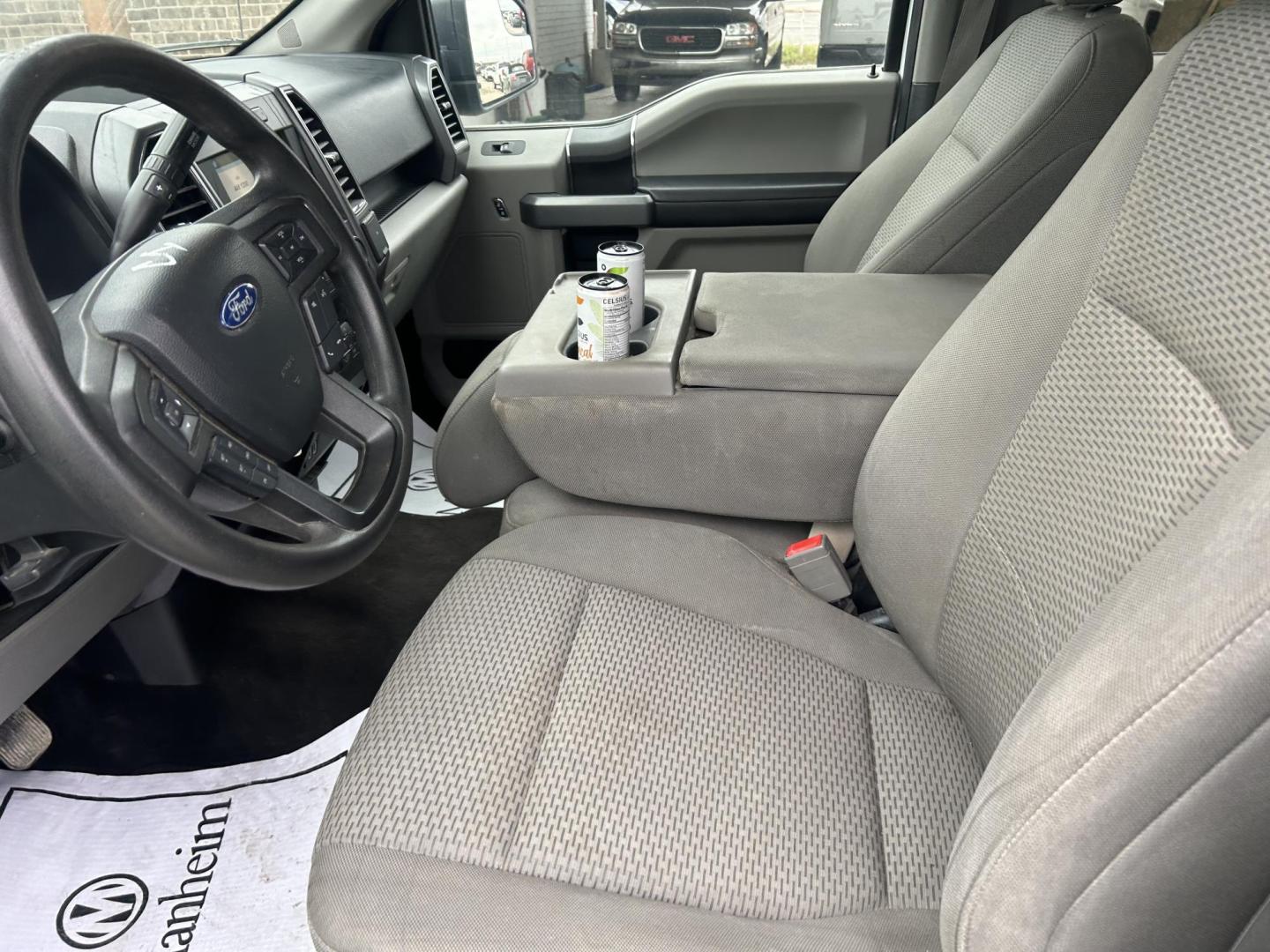 2019 White Ford F-150 XLT SuperCrew 5.5-ft. 2WD (1FTEW1CB5KK) with an 3.3L V6 DOHC 24V engine, 6A transmission, located at 1687 Business 35 S, New Braunfels, TX, 78130, (830) 625-7159, 29.655487, -98.051491 - Photo#5