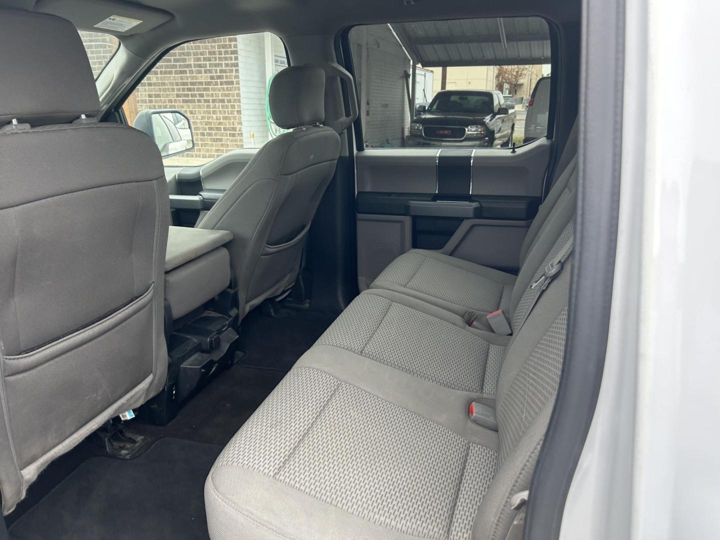 2019 White Ford F-150 XLT SuperCrew 5.5-ft. 2WD (1FTEW1CB5KK) with an 3.3L V6 DOHC 24V engine, 6A transmission, located at 1687 Business 35 S, New Braunfels, TX, 78130, (830) 625-7159, 29.655487, -98.051491 - Photo#8