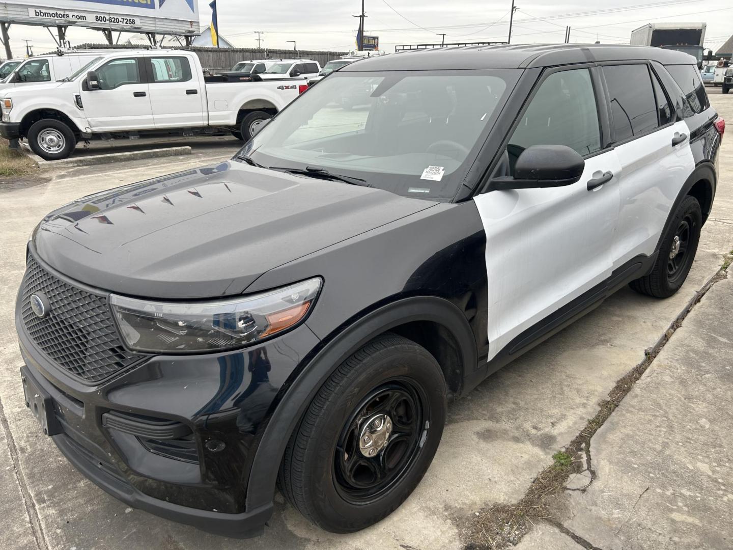 2020 Black Ford Explorer Police 4WD (1FM5K8AB9LG) with an 3.3L V6 DOHC 24V engine, 10A transmission, located at 1687 Business 35 S, New Braunfels, TX, 78130, (830) 625-7159, 29.655487, -98.051491 - Photo#0