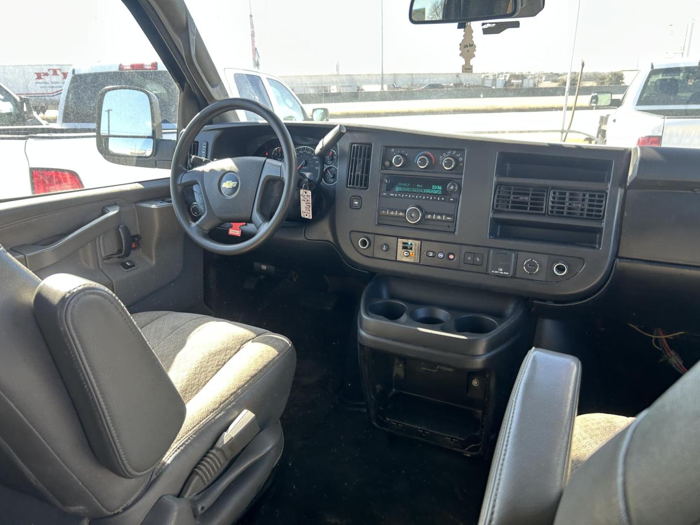 2020 Chevrolet Express LT 3500 Extended (1GAZGPFG7L1) with an 6.0L V8 OHV 16V FFV engine, 6A transmission, located at 1687 Business 35 S, New Braunfels, TX, 78130, (830) 625-7159, 29.655487, -98.051491 - Photo#6