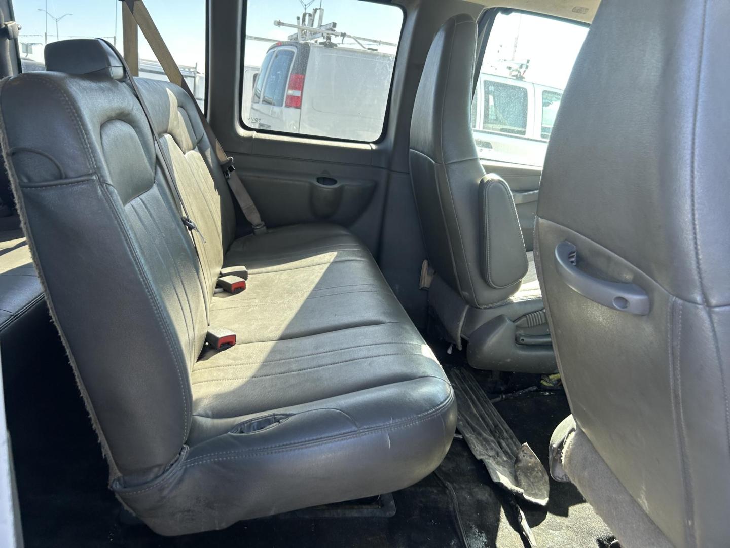 2020 Chevrolet Express LT 3500 Extended (1GAZGPFG7L1) with an 6.0L V8 OHV 16V FFV engine, 6A transmission, located at 1687 Business 35 S, New Braunfels, TX, 78130, (830) 625-7159, 29.655487, -98.051491 - Photo#7