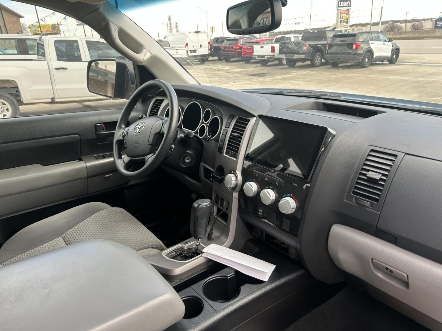 2012 Toyota Tundra Tundra-Grade Double Cab 4.6L 2WD (5TFRM5F13CX) with an 4.6L V8 DOHC 32V engine, 5-Speed Automatic Overdrive transmission, located at 1687 Business 35 S, New Braunfels, TX, 78130, (830) 625-7159, 29.655487, -98.051491 - Photo#9