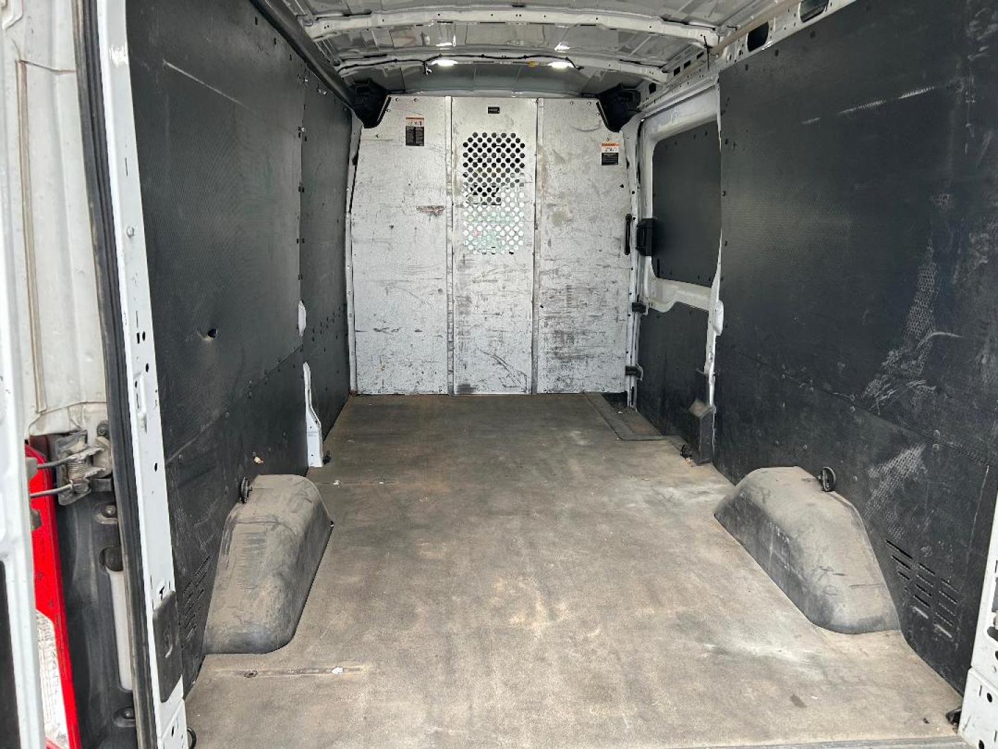 2019 White Ford Transit 250 Van Med. Roof w/Sliding Pass. 148-in. WB (1FTYR2CM4KK) with an 3.7L V6 DOHC 24V engine, 6A transmission, located at 1687 Business 35 S, New Braunfels, TX, 78130, (830) 625-7159, 29.655487, -98.051491 - Photo#4