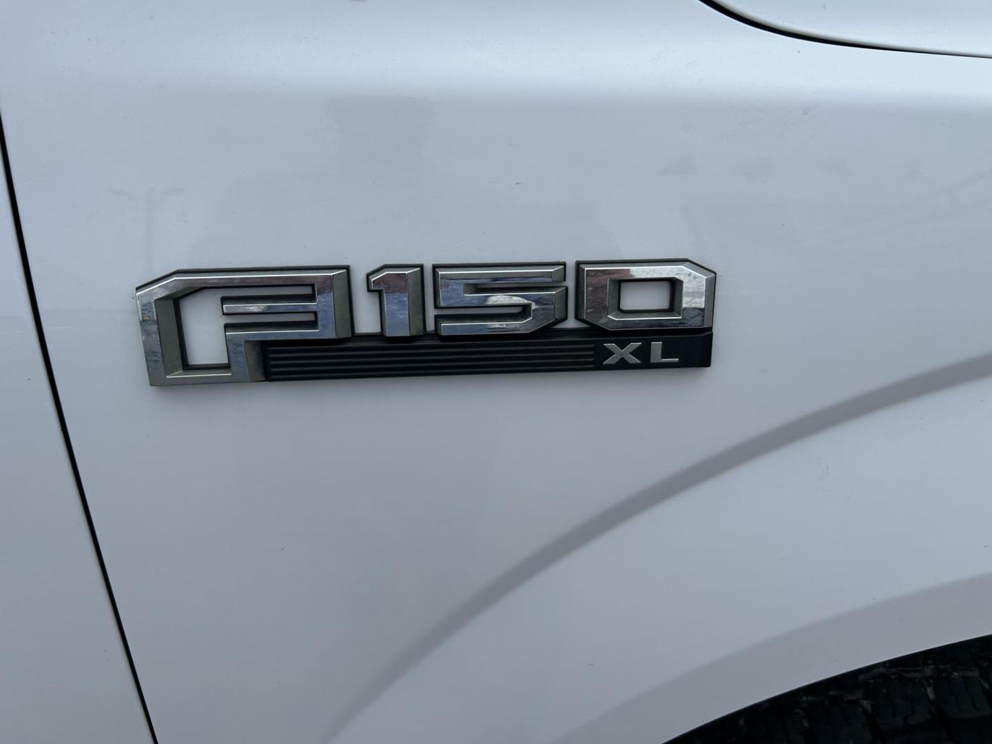 2018 White Ford F-150 Lariat SuperCab 6.5-ft. 4WD (1FTFX1E59JK) with an 5.0L V8 OHV 16V engine, 6A transmission, located at 1687 Business 35 S, New Braunfels, TX, 78130, (830) 625-7159, 29.655487, -98.051491 - Photo#10