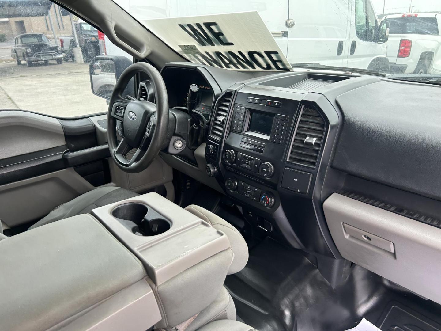 2018 White Ford F-150 Lariat SuperCab 6.5-ft. 4WD (1FTFX1E59JK) with an 5.0L V8 OHV 16V engine, 6A transmission, located at 1687 Business 35 S, New Braunfels, TX, 78130, (830) 625-7159, 29.655487, -98.051491 - Photo#6