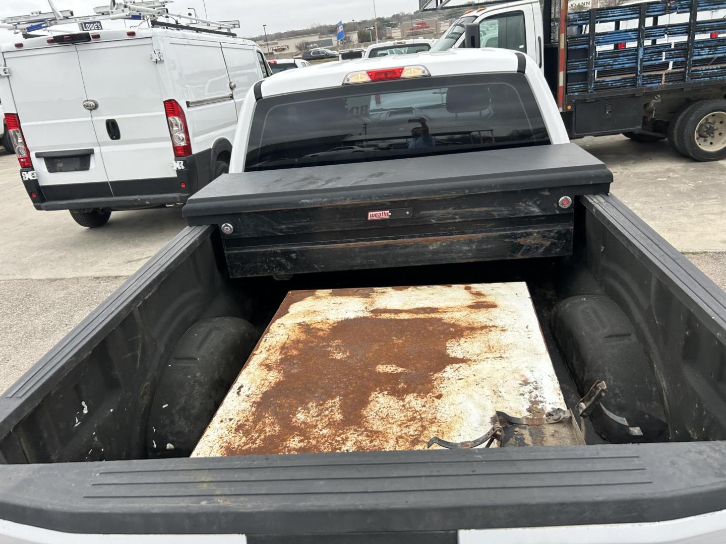 2018 White Ford F-150 Lariat SuperCab 6.5-ft. 4WD (1FTFX1E59JK) with an 5.0L V8 OHV 16V engine, 6A transmission, located at 1687 Business 35 S, New Braunfels, TX, 78130, (830) 625-7159, 29.655487, -98.051491 - Photo#2