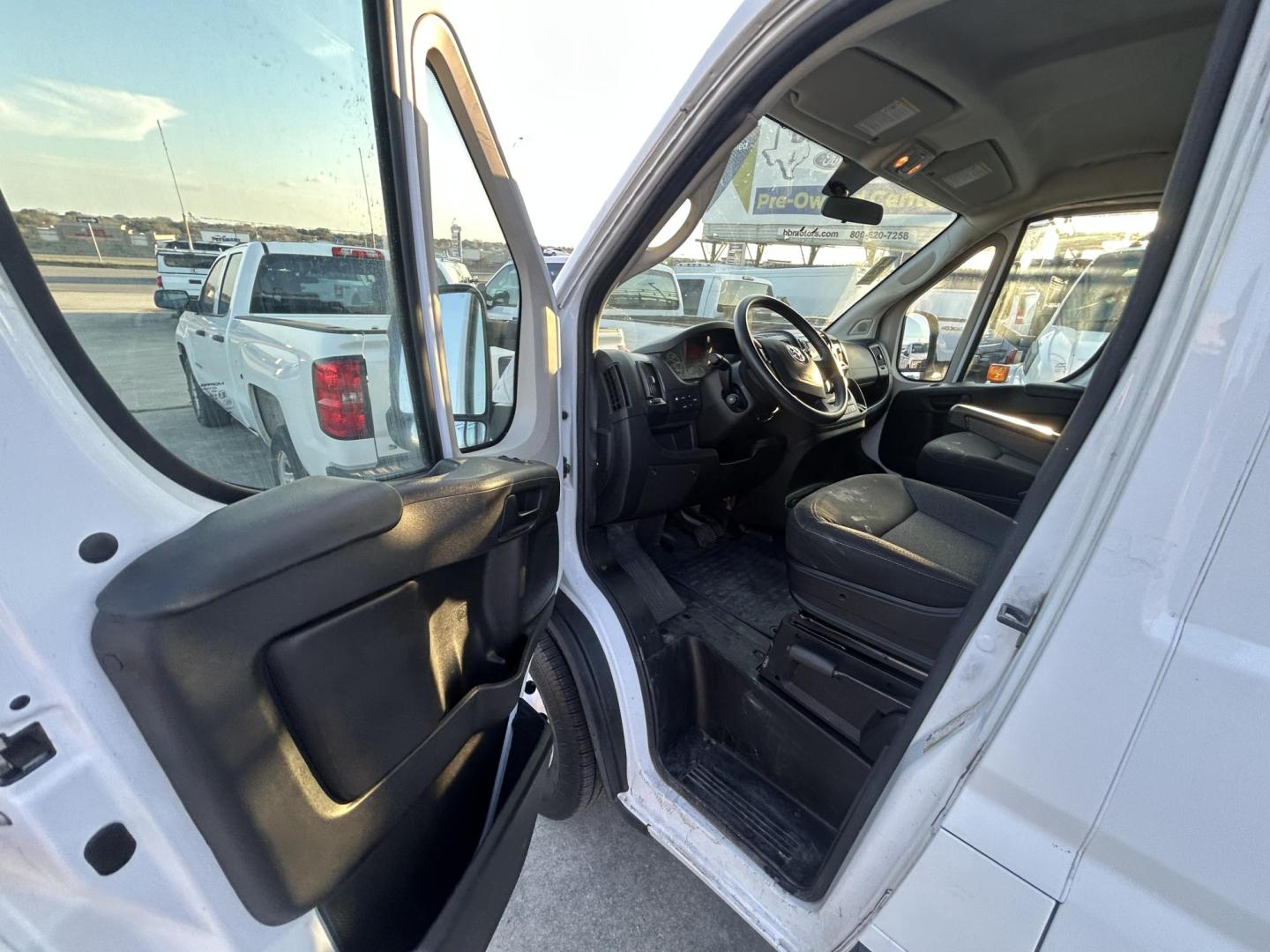 2019 White RAM Promaster 1500 Low Roof Tradesman 136-in. WB (3C6TRVAG0KE) with an 3.6L V6 engine, 6A transmission, located at 1687 Business 35 S, New Braunfels, TX, 78130, (830) 625-7159, 29.655487, -98.051491 - Photo#12