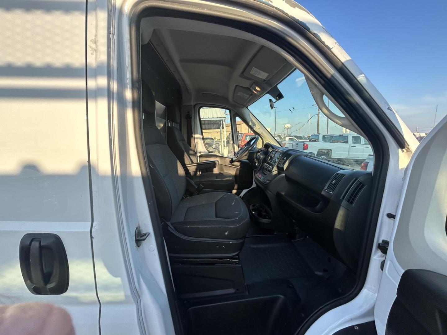 2019 White RAM Promaster 1500 Low Roof Tradesman 136-in. WB (3C6TRVAG0KE) with an 3.6L V6 engine, 6A transmission, located at 1687 Business 35 S, New Braunfels, TX, 78130, (830) 625-7159, 29.655487, -98.051491 - Photo#2