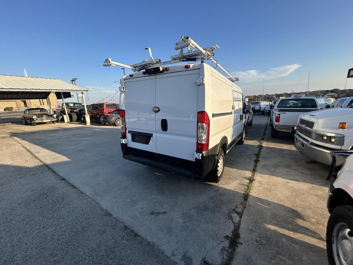 2019 White RAM Promaster 1500 Low Roof Tradesman 136-in. WB (3C6TRVAG0KE) with an 3.6L V6 engine, 6A transmission, located at 1687 Business 35 S, New Braunfels, TX, 78130, (830) 625-7159, 29.655487, -98.051491 - Photo#5