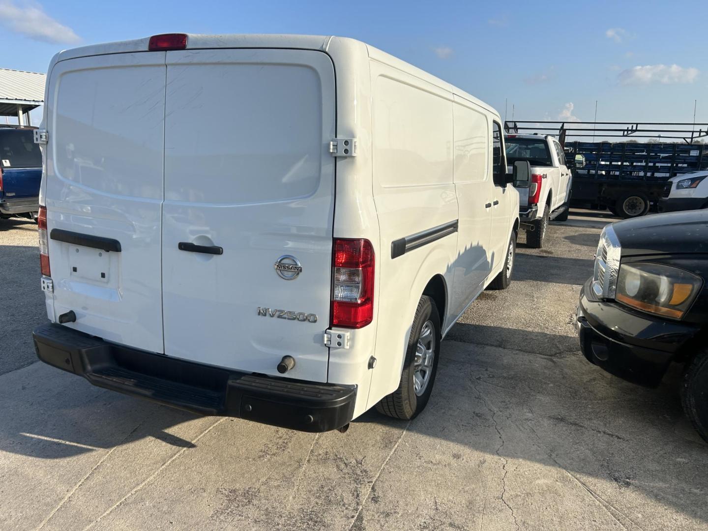 2020 Nissan NV Cargo 2500 HD S V6 (1N6BF0KY8LN) with an 4.0L V6 engine, 5A transmission, located at 1687 Business 35 S, New Braunfels, TX, 78130, (830) 625-7159, 29.655487, -98.051491 - Photo#6