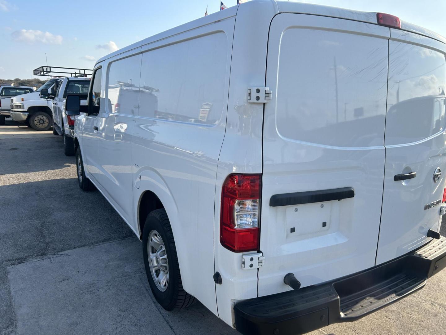 2020 Nissan NV Cargo 2500 HD S V6 (1N6BF0KY8LN) with an 4.0L V6 engine, 5A transmission, located at 1687 Business 35 S, New Braunfels, TX, 78130, (830) 625-7159, 29.655487, -98.051491 - Photo#9