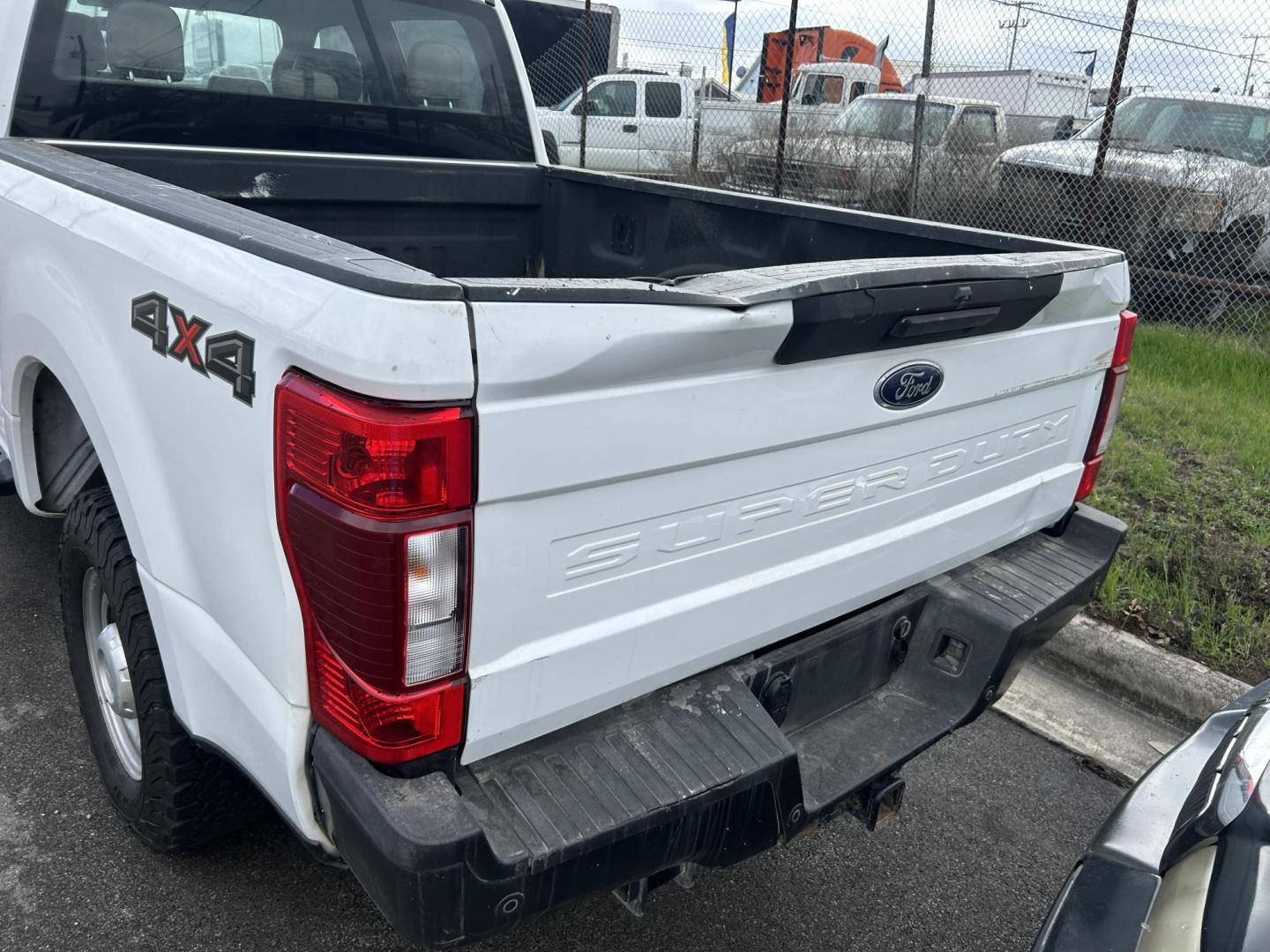 2020 White Ford F-250 SD King Ranch Crew Cab 4WD (1FT7W2B64LE) with an 6.2L V8 OHV 16V engine, 6A transmission, located at 1687 Business 35 S, New Braunfels, TX, 78130, (830) 625-7159, 29.655487, -98.051491 - Photo#8