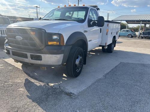 2005 Ford F-450 SD Regular Cab 2WD DRW