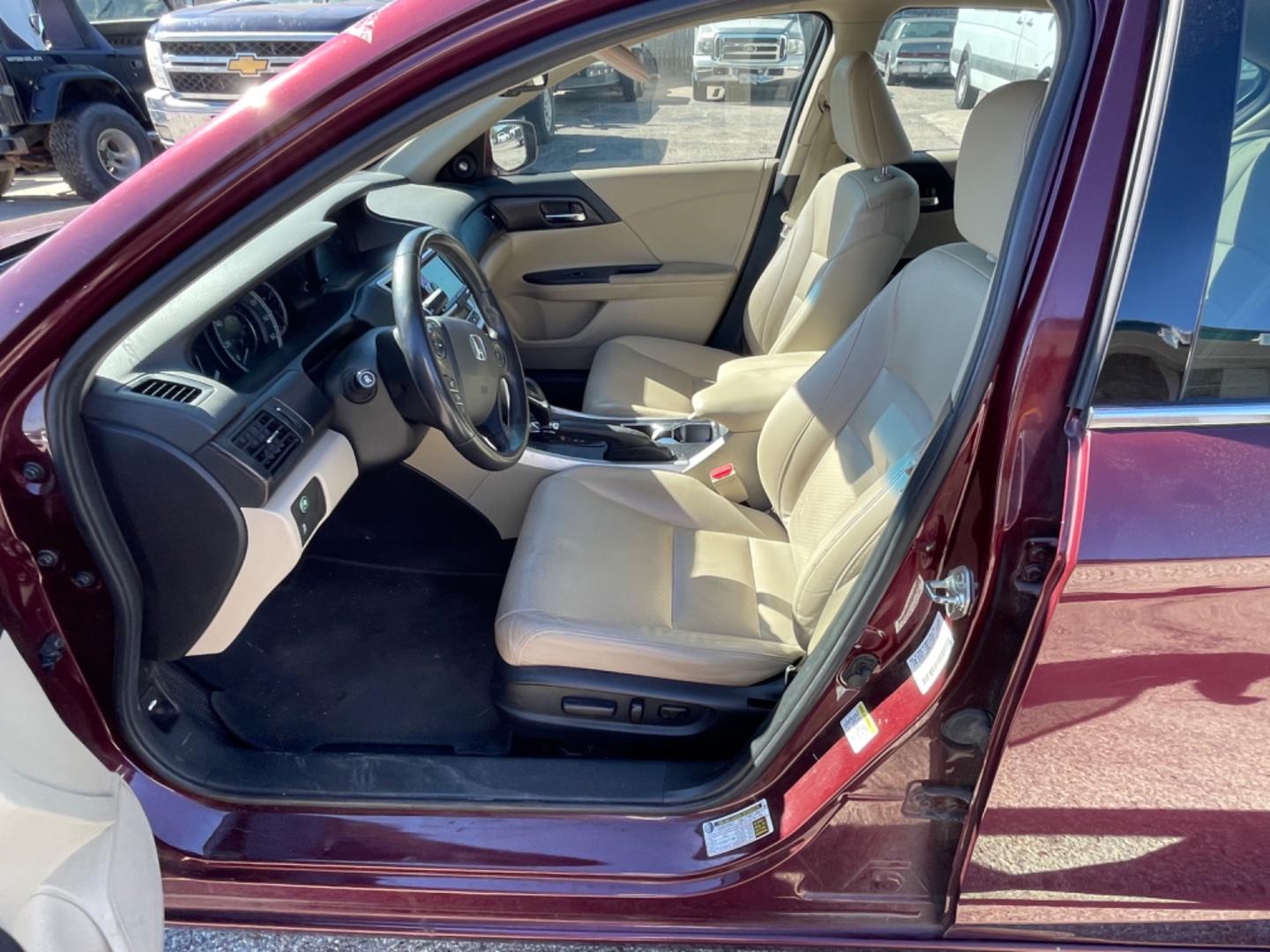 2013 Red Honda Accord EX-L V6 Sedan AT (1HGCR3F84DA) with an 3.5L V6 SOHC 24V engine, 6-Speed Automatic transmission, located at 1687 Business 35 S, New Braunfels, TX, 78130, (830) 625-7159, 29.655487, -98.051491 - Photo#14