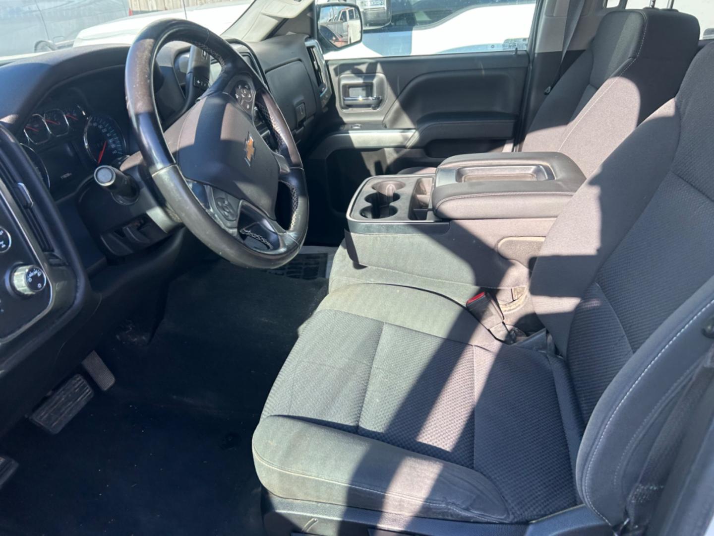 2019 White Chevrolet Silverado 1500 Work Truck Double Cab 4WD (2GCVKPEC1K1) with an 5.3L V8 OHV 16V engine, 6A transmission, located at 1687 Business 35 S, New Braunfels, TX, 78130, (830) 625-7159, 29.655487, -98.051491 - Photo#10