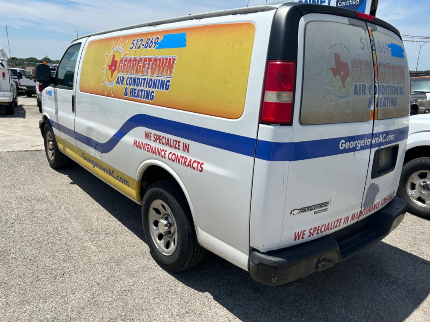 2012 White Chevrolet Express 1500 Cargo (1GCSGAFX8C1) with an 4.3L V6 OHV 12V engine, 4-Speed Automatic transmission, located at 1687 Business 35 S, New Braunfels, TX, 78130, (830) 625-7159, 29.655487, -98.051491 - Photo#11