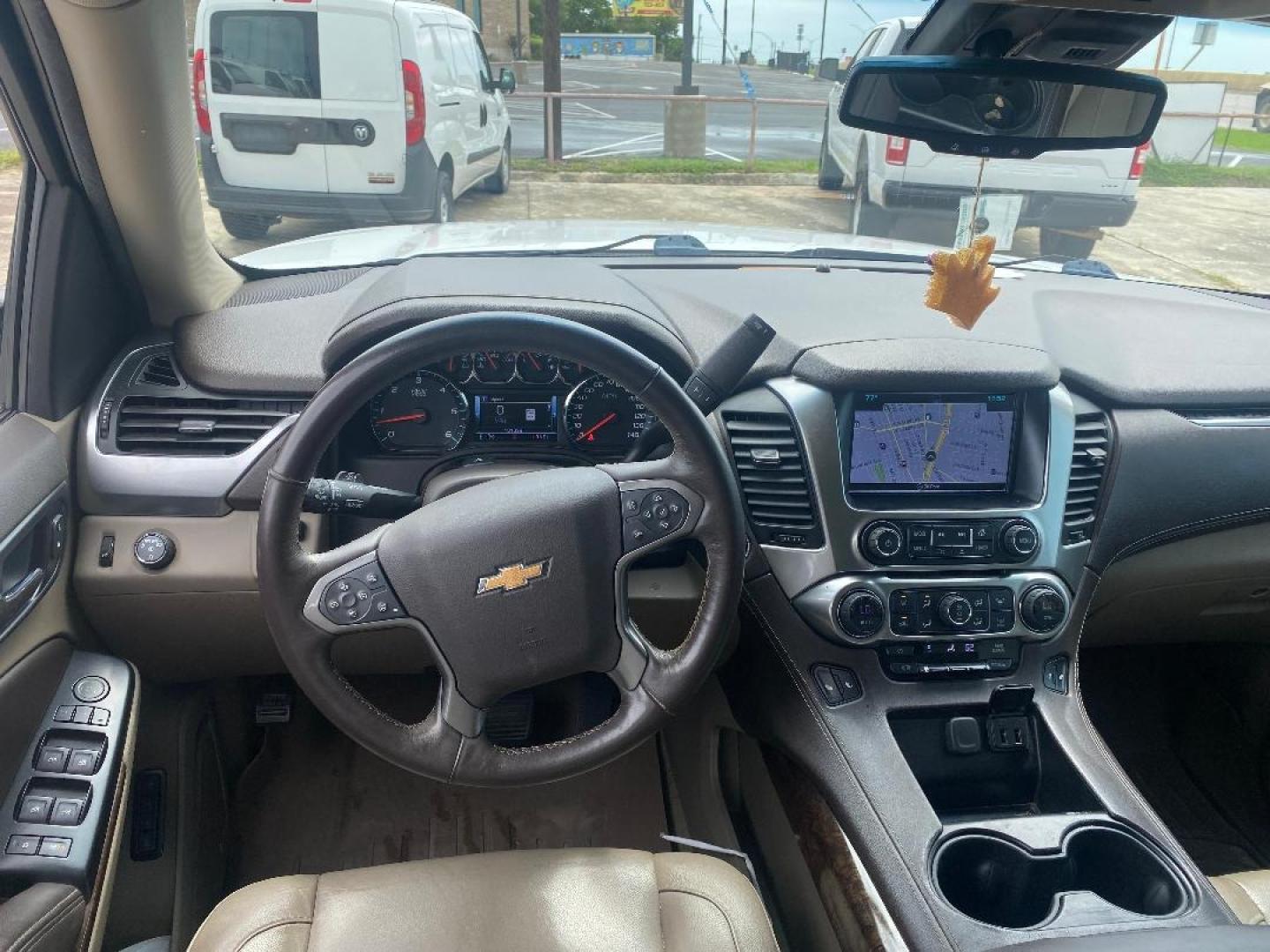 2017 White /Tan Chevrolet Tahoe LT (1GNSCBKC6HR) with an 5.3L V8 F OHV 16V engine, Automatic transmission, located at 1687 Business 35 S, New Braunfels, TX, 78130, (830) 625-7159, 29.655487, -98.051491 - Photo#14