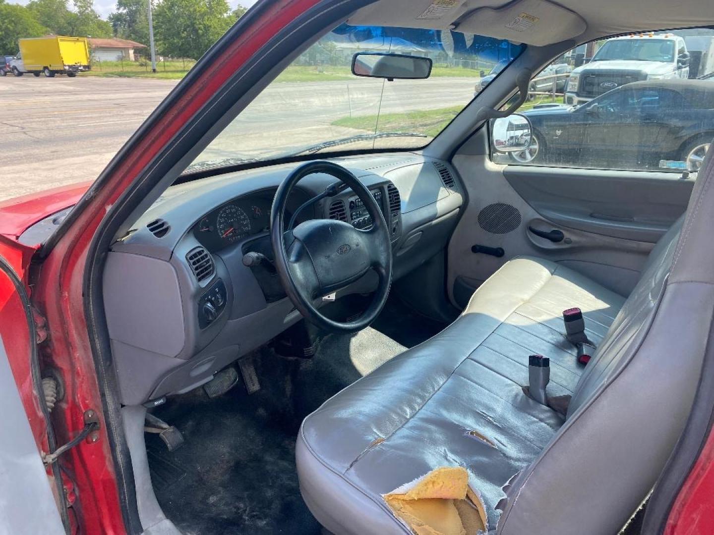 1998 Red /Gray Ford F-150 (1FTZF176XWK) with an 4.6L V8 F engine, Automatic transmission, located at 1687 Business 35 S, New Braunfels, TX, 78130, (830) 625-7159, 29.655487, -98.051491 - Photo#6