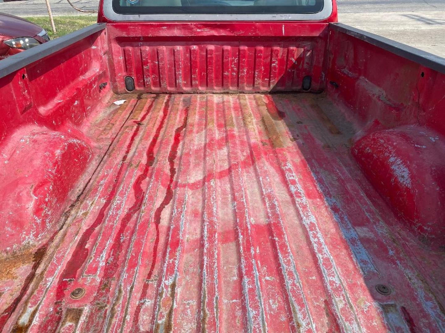 1998 Red /Gray Ford F-150 (1FTZF176XWK) with an 4.6L V8 F engine, Automatic transmission, located at 1687 Business 35 S, New Braunfels, TX, 78130, (830) 625-7159, 29.655487, -98.051491 - Photo#4