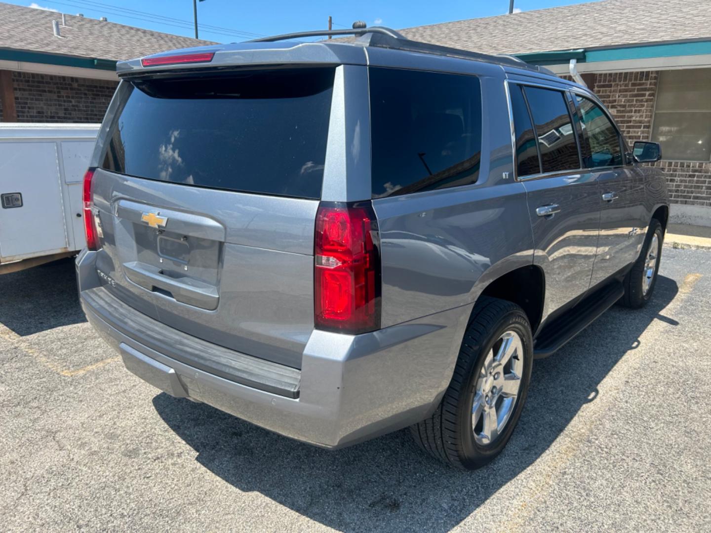 2018 Chevrolet Tahoe (1GNSCBKC6JR) , located at 1687 Business 35 S, New Braunfels, TX, 78130, (830) 625-7159, 29.655487, -98.051491 - Photo#9