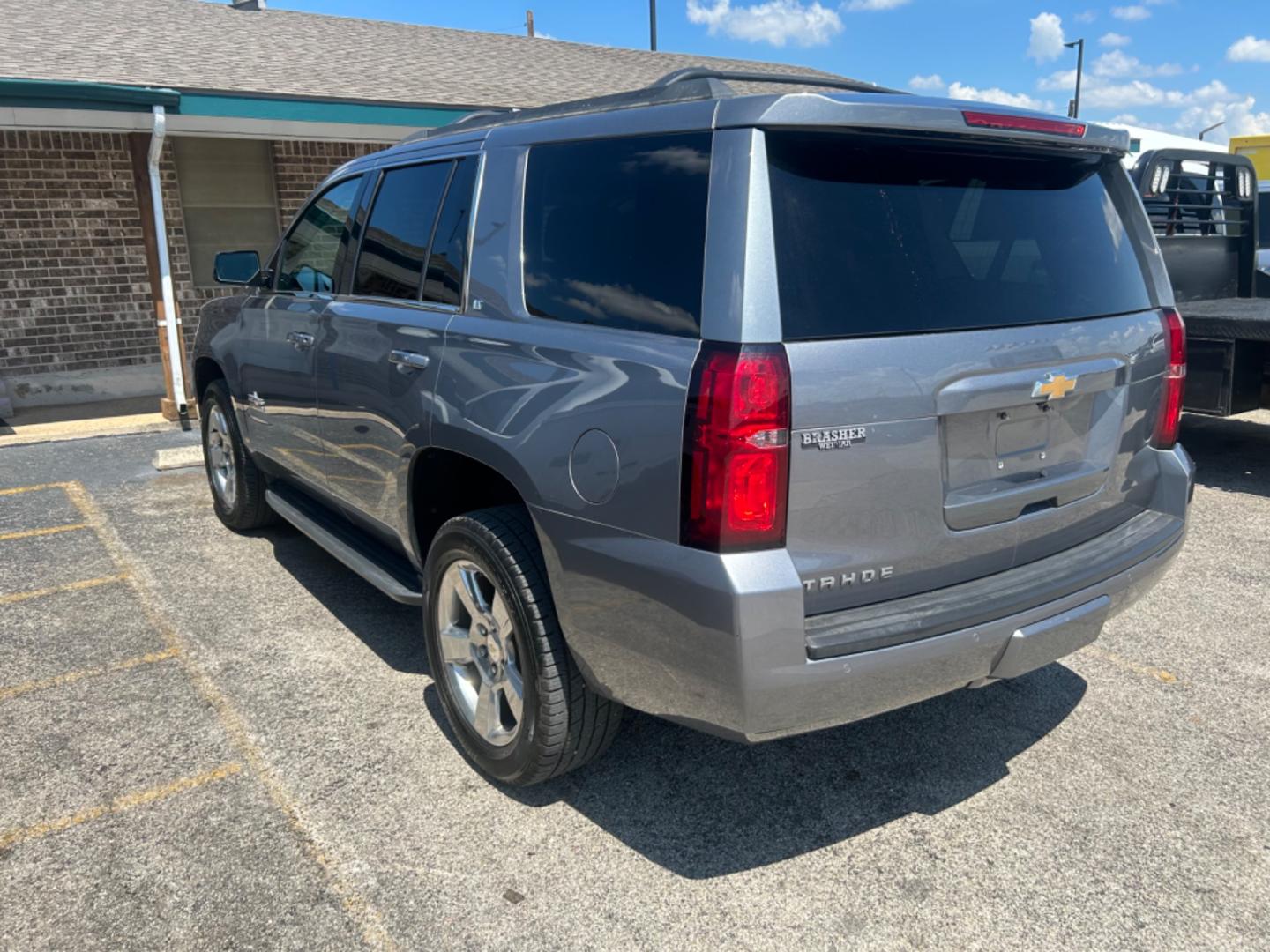 2018 Chevrolet Tahoe (1GNSCBKC6JR) , located at 1687 Business 35 S, New Braunfels, TX, 78130, (830) 625-7159, 29.655487, -98.051491 - Photo#11