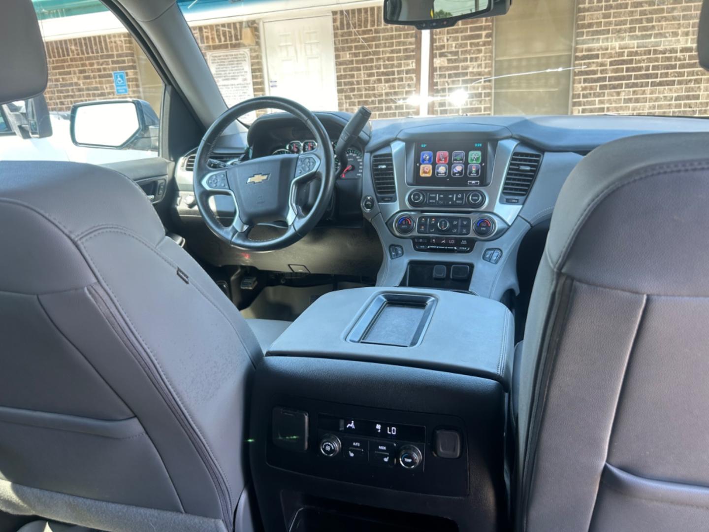 2018 Chevrolet Tahoe (1GNSCBKC6JR) , located at 1687 Business 35 S, New Braunfels, TX, 78130, (830) 625-7159, 29.655487, -98.051491 - Photo#6