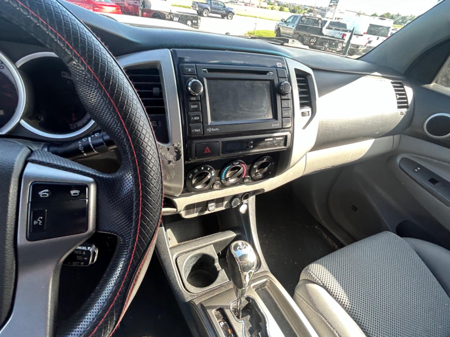 2012 Brown Toyota Tacoma Prerunner (3TMJU4GN9CM) with an 4.0L V6 F DOHC 24V engine, Automatic transmission, located at 1687 Business 35 S, New Braunfels, TX, 78130, (830) 625-7159, 29.655487, -98.051491 - Photo#8