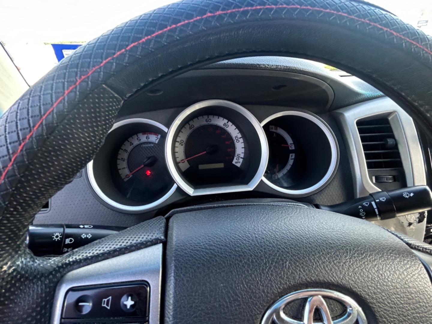 2012 Brown Toyota Tacoma Prerunner (3TMJU4GN9CM) with an 4.0L V6 F DOHC 24V engine, Automatic transmission, located at 1687 Business 35 S, New Braunfels, TX, 78130, (830) 625-7159, 29.655487, -98.051491 - Photo#10