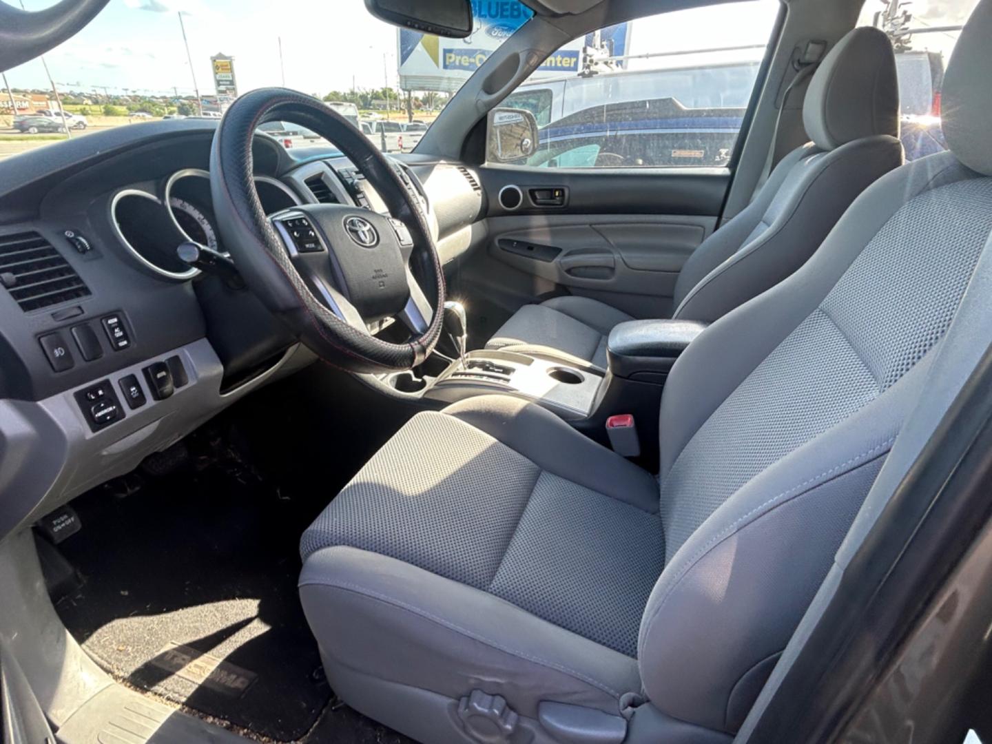 2012 Brown Toyota Tacoma Prerunner (3TMJU4GN9CM) with an 4.0L V6 F DOHC 24V engine, Automatic transmission, located at 1687 Business 35 S, New Braunfels, TX, 78130, (830) 625-7159, 29.655487, -98.051491 - Photo#5