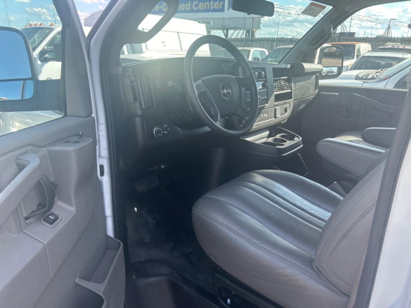 2021 White GMC Savana G2500 Cargo (1GTW7AFP3M1) with an 4.3L V6 engine, 6A transmission, located at 1687 Business 35 S, New Braunfels, TX, 78130, (830) 625-7159, 29.655487, -98.051491 - Photo#7