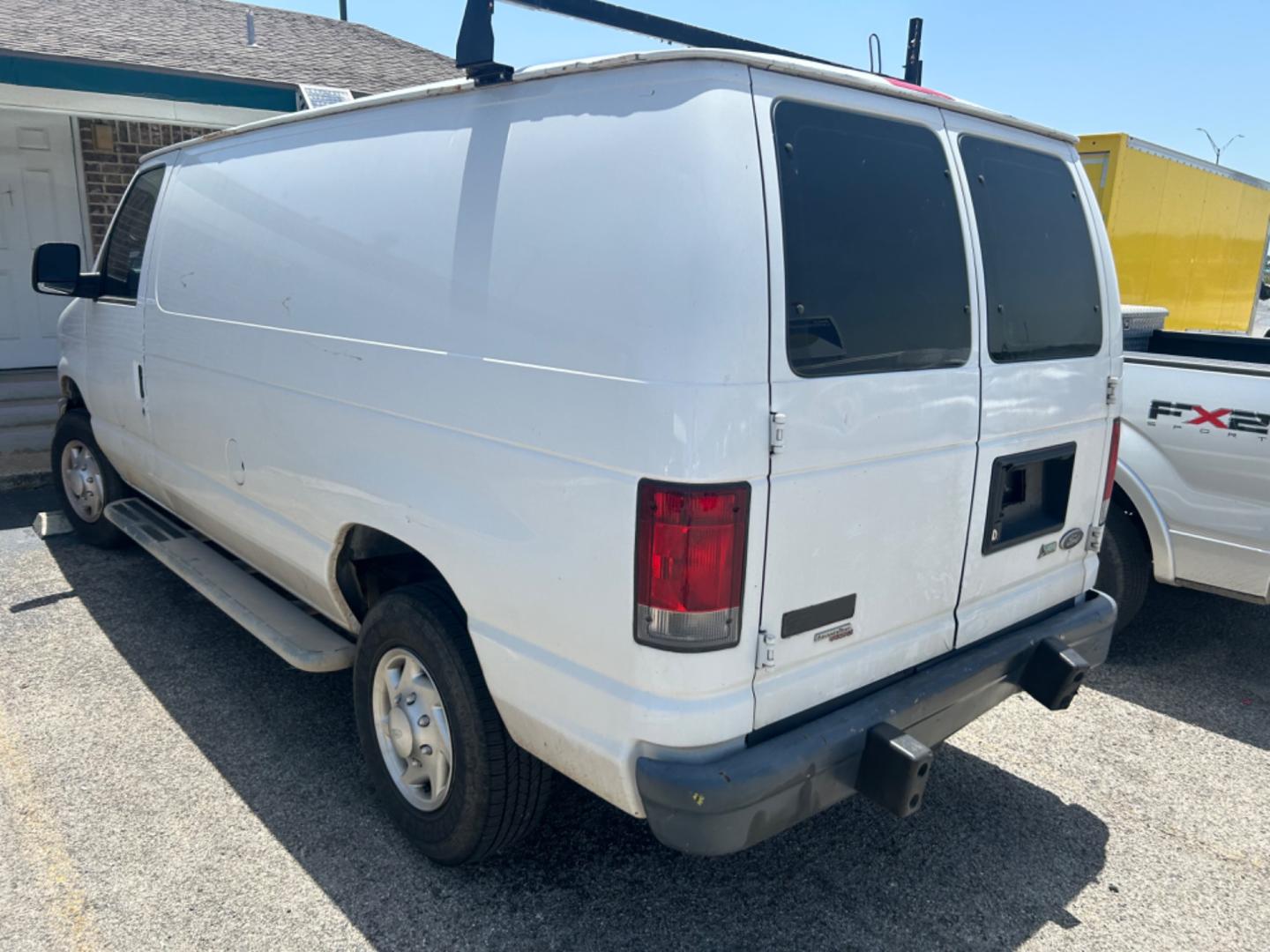 2014 White Ford E-Series Van E-250 (1FTNE2EW5ED) with an 4.6L V8 SOHC 16V engine, 4-Speed Automatic transmission, located at 1687 Business 35 S, New Braunfels, TX, 78130, (830) 625-7159, 29.655487, -98.051491 - Photo#7