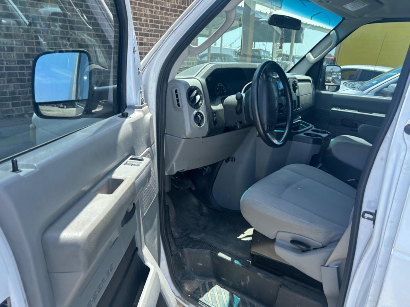 2014 White Ford E-Series Van E-250 (1FTNE2EW5ED) with an 4.6L V8 SOHC 16V engine, 4-Speed Automatic transmission, located at 1687 Business 35 S, New Braunfels, TX, 78130, (830) 625-7159, 29.655487, -98.051491 - Photo#8