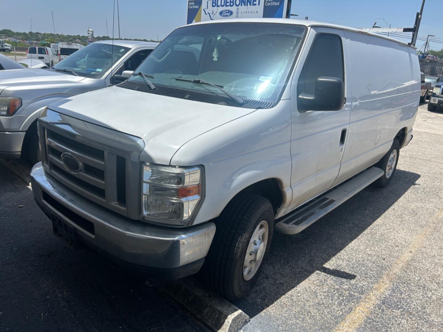 2014 White Ford E-Series Van E-250 (1FTNE2EW5ED) with an 4.6L V8 SOHC 16V engine, 4-Speed Automatic transmission, located at 1687 Business 35 S, New Braunfels, TX, 78130, (830) 625-7159, 29.655487, -98.051491 - Photo#0