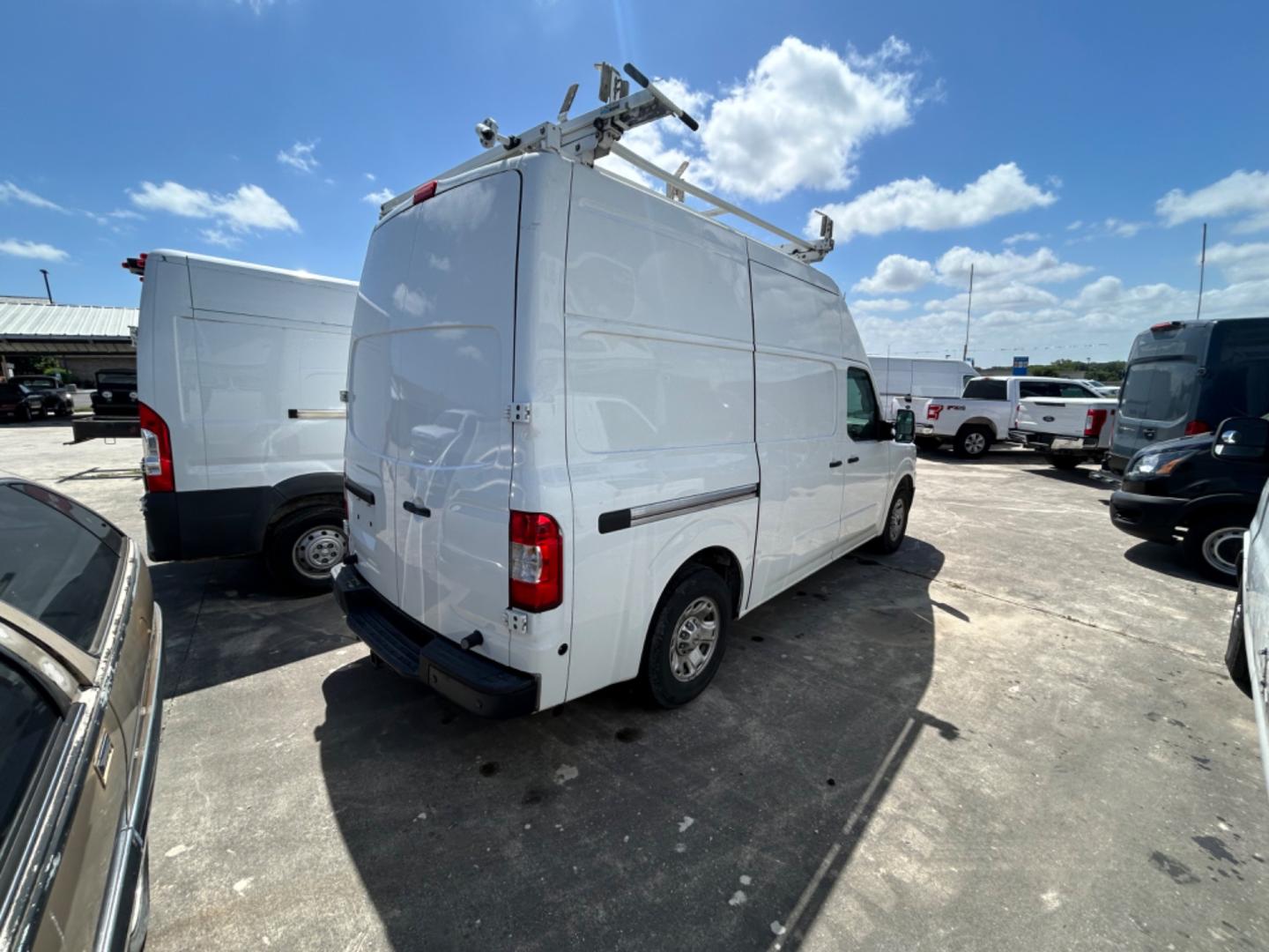 2015 Nissan NV Cargo 2500 HD S V8 High Roof (1N6AF0LY8FN) with an 5.6L V8 DOHC 32V engine, 5-Speed Automatic transmission, located at 1687 Business 35 S, New Braunfels, TX, 78130, (830) 625-7159, 29.655487, -98.051491 - Photo#7