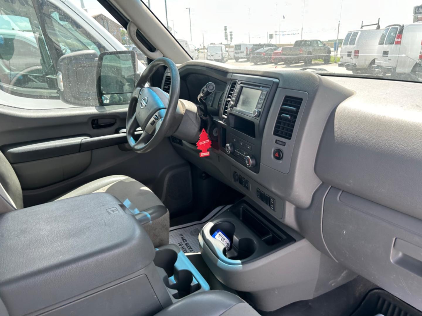 2015 Nissan NV Cargo 2500 HD S V8 High Roof (1N6AF0LY8FN) with an 5.6L V8 DOHC 32V engine, 5-Speed Automatic transmission, located at 1687 Business 35 S, New Braunfels, TX, 78130, (830) 625-7159, 29.655487, -98.051491 - Photo#3